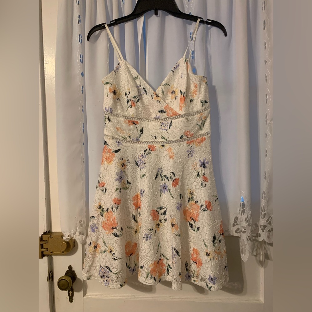 NWOT Trixxi Foral Lace Dress